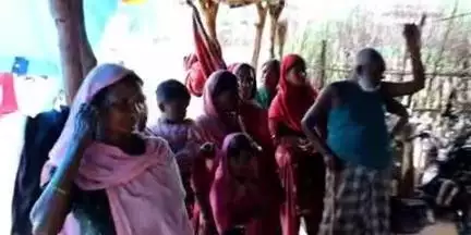 डंडई: कैंसर से जूझ रहे युवक के इलाज के लिए मां ने लगाई गुहार, दिल्ली एम्स में इलाज की उम्मीद