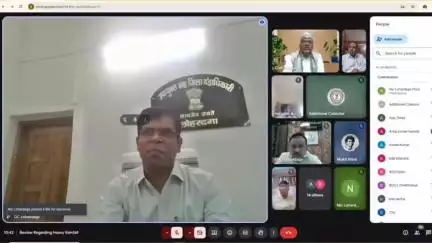 लोहरदगा: भारी वर्षा से राहत के लिए DC ने पदाधिकारियों को दिए निर्देश, आमजनों की सुरक्षा के लिए रहें तैयार