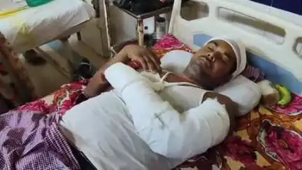 जगदीशपुर: बांका जिले में जवाहरलाल नेहरू मेडिकल कॉलेज अस्पताल में इलाज करा रहे व्यक्ति पर बदमाशों ने जानलेवा हमला किया