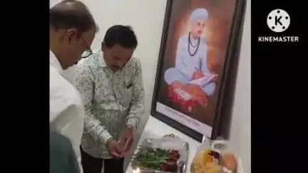 आर्वी: साईनगरात फादर डे निमित्त वडिलांची शिकवण स्पर्धेचा बक्षीस वितरण सोहळा ..आयुष्याच्या शिदोरीची सोय करणारा बाप असतो..