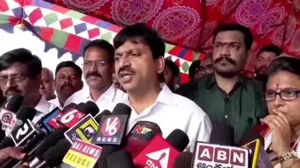 మోతే: అర్హులైన అందరికీ ఇందిరమ్మ ఇళ్లు: విభళాపురం గ్రామంలో మంత్రి శ్రీనివాస్ రెడ్డి