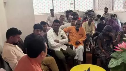 बागली: विधायक निवास, बागली में विधायक मुरली भवरा ने आम लोगों की समस्याओं को सुना