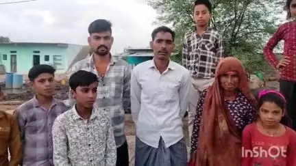 कोलारस: सरपंच को अवगत कराने पर भी नहीं हुई सुनवाई, काजीखेड़ी गांव का रास्ता कीचड़ में बदलने से ग्रामीण परेशान