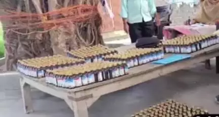 उजियारपुर: अंगार घाट थाना पुलिस को मिली बड़ी कामयाबी, वाहन चेकिंग में करीब ₹3 लाख के कफ सिरप जब्त
