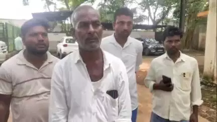 ಕುಂದಗೋಳ: ಕೆರೆಯಲ್ಲಿ ಮುಳುಗಿ ಮೃತಪಟ್ಟ ಅವಳಿಜವಳಿ ಮಕ್ಕಳ ಕುಟುಂಬಕ್ಕೆ ಪರಿಹಾರ ನೀಡಬೇಕೆಂದು ಕುಂದಗೋಳನಲ್ಲಿ ಗ್ರಾಮಸ್ಥರ ಆಗ್ರಹ