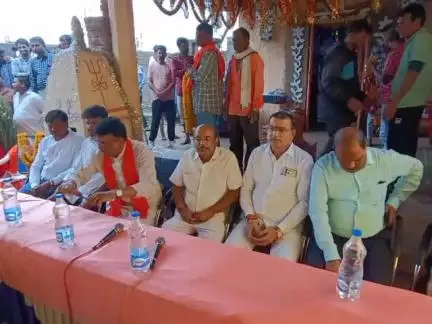 अलीराजपुर: जिले के चंद्रशेखर आजाद नगर में मंत्री नागर सिंह चौहान ने विद्युत ग्रिड का भूमिपूजन किया