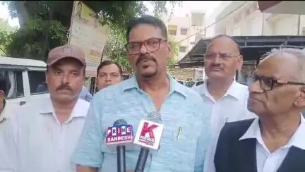 कानपुर: प्राथमिक विद्यालयों के लगातार बंद होने पर शिक्षक कांग्रेस ने जिलाधिकारी को दिया ज्ञापन: प्रदेश उपाध्यक्ष शिक्षक प्रकोष्ट