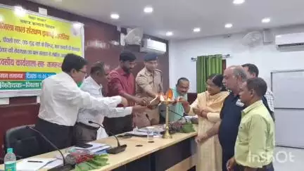 अररिया: परमान सभागार, अररिया में जेजे एक्ट व बाल संरक्षण से संबंधित विषय पर कार्यशाला सह जागरूकता कार्यक्रम का आयोजन