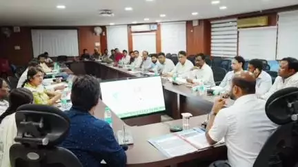 कोडरमा: समाहरणालय में उपायुक्त ने की जिला जल एवं स्वच्छता समिति की बैठक, कई दिशा निर्देश दिए
