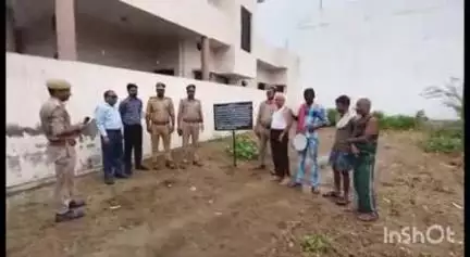प्रतापगढ़: शारदा नगर साउथ सिटी में सपा नेता गुलशन यादव की ₹1.10 करोड़ की संपत्ति को किया गया कुर्क