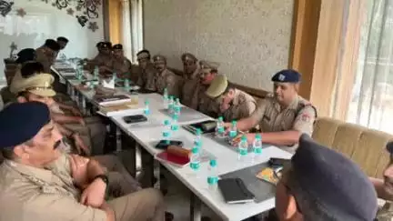 नारासन: मंगलौर कोतवाली क्षेत्र में बॉर्डर पर कावड़ यात्रा को लेकर की गई बैठक, आसपास के पुलिस अधिकारी रहे मौजूद