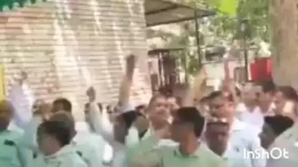 रेवाड़ी: रेवाड़ी में कर्मचारियों पर तुगलकी फरमान थोपने का आरोप, जियो फेसिंग हाजिरी के विरोध में सौंपा गया ज्ञापन