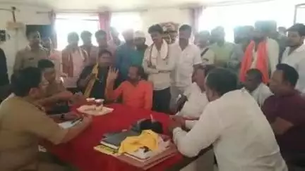 अमृतपुर: राजेपुर थाने में विवादित बयान पर हिंदूवादी नेताओं के बीच हुई नोंक-झोंक