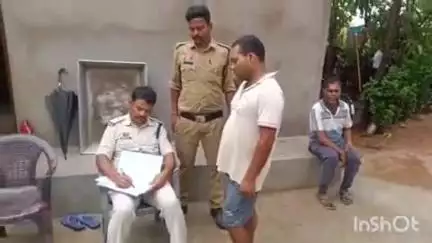 बलरामपुर: संतोषीनगर में पुलिस ने अवैध रूप से रहने वाले लोगों के संबंध में चलाया जांच अभियान, दिन भर डटी रही पुलिस