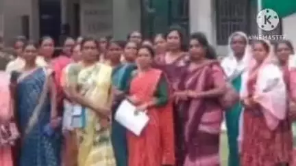 दुर्गुकोंदल: मितानिन प्रेरक जयंती मंडल के हत्यारे की गिरफ्तारी को लेकर मितानिनों ने दुर्गुकोंदल तहसीलदार को सौंपा ज्ञापन