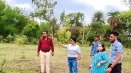 देवास नगर: उपायुक्त ने शीलनाथ धूनी संस्थान क्षेत्र का निरीक्षण किया, पौधारोपण के निर्देश दिए
