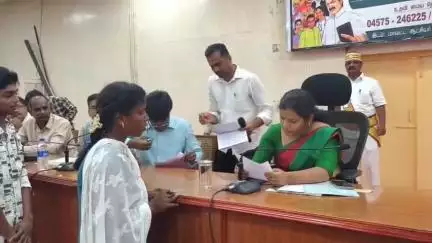 சிவகங்கை: விதிகள் அறிந்த கல்விப்பயணம் ஆட்சியர் அலுவலகத்தில் வழிகாட்டி முகாம்