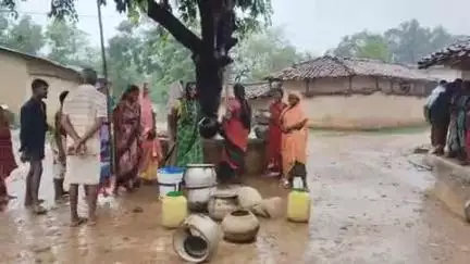 तमनार थाना के ग्राम पंचायत उरबा 
प्रेमनगर में महिला समूह ने महुआ दारू किया 
बंद ..