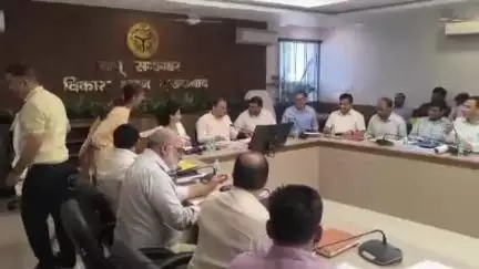 मुरादाबाद: डीएम मुरादाबाद की अध्यक्षता में विकास भवन में बैठक आयोजित की गई