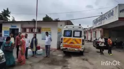 महिषी: महिषी प्रखंड के सामुदायिक स्वास्थ्य केंद्र का अपर समाहर्ता आपदा प्रबंधन ने किया निरीक्षण, स्वास्थ्य कर्मियों को दिए निर्देश