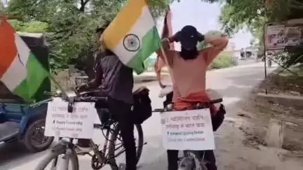 बेल्थरा रोड: 9 माह में 13 राज्यों की साइकिल यात्रा करने वाले सनातनी यादव बंधुओं का बेल्थरारोड में स्वागत, काशी के लिए हुए रवाना