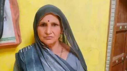 फतेहाबाद: निबोहरा के ग्राम डॉक्टर का पुरा में कूलर में करंट लगने से महिला की मौत, परिजनों ने किया अंतिम संस्कार