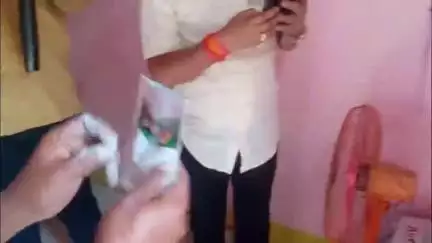 सतना: नई बस्ती में नकली फंगस नाशक के जखीरे पर एसडीएम का छापा, 4 क्विंटल फंगी साइट बरामद, गोदाम सील