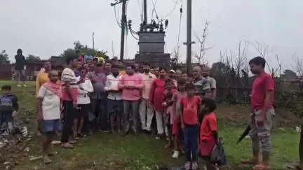 हज़ारीबाग: बेडम में हजारीबाग सांसद और विधायक के प्रयास से लगा बिजली ट्रांसफार्मर, प्रमुख ने किया उद्घाटन