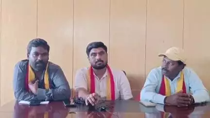 ಇಳಕಲ್‌: ಕ್ಯಾರಿಬೋ ಮಾಲೀಕನ ಕುಮ್ಮಕ್ಕಿನಿಂದ ಮನೆ ಮುಂದೆ ಕಾರ್ಮಿಕರ ಪ್ರತಿಭಟನೆ: ನಗರದಲ್ಲಿ ಕರವೇ ತಾಲ್ಲೂಕಾಧ್ಯಕ್ಷ ವಂಕಲಕುಂಟಿ ಆರೋಪ