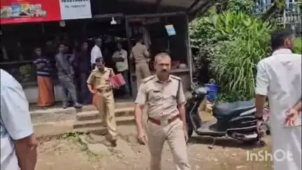 ചങ്ങനാശ്ശേരി: വാഴൂർ പുളിക്കൽകവലയിൽ സാമൂഹിക വിരുദ്ധർ പച്ചക്കറിക്കട തകർത്ത നിലയിൽ