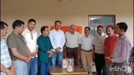 रानीखेत: कांग्रेस कार्यकर्ताओं ने रानीखेत में मनाया राहुल गांधी का जन्मदिन, उनके विचारों को जन-जन तक पहुंचाने का लिया संकल्प