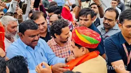 मनावर: मुख्यमंत्री डॉ. मोहन यादव ग्राम सिरसाला में विधायक कार्यालय पहुंचे