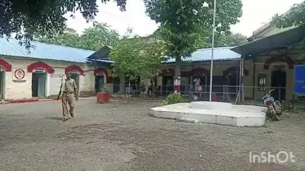 खामगाव: बुलढाणा जिल्ह्यात दुचाकी चोऱ्यांचे सत्र सुरुच असून बारादरी येथून अज्ञात चोरट्याने दोन दुचाकी लंपास