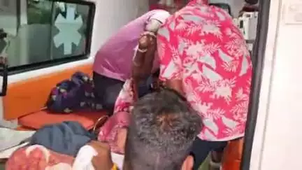 बैतूल नगर: अज्ञात वाहन की टक्कर से घायल युवक को बैतूल जिला अस्पताल से भोपाल किया रेफर
