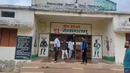 सुकमा: कलेक्टर ने विकास खंड छिंदगढ़ का दौरा कर शासकीय संस्थाओं का लिया जायजा