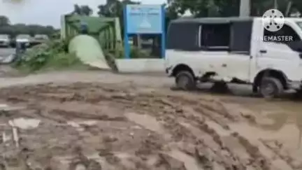 ঠাকুরপুকুর-মহেশতলা: আকড়া ফটক রোডের অবস্থাবেহাল অল্প একটু বৃষ্টিতে জলমগ্ন হয়ে যায় রাস্তা এ বিষয়ে এলাকাবাসীর একটি বললেন শুনুন#jansamasya