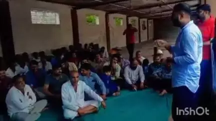 માંગરોળ: માંગરોળ તાલુકાના કાલેજ ગામે કૃષિ મીટીંગ યોજાણી ૧૦૦ થી વધુ ખેડૂતો એ લાભ લીધો