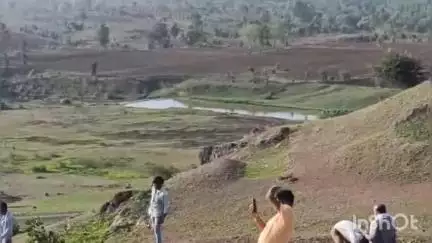 नेपानगर: बुरहानपुर में ADM वीरसिंह चौहान के नेतृत्व में पलाश बीजारोपण अभियान, हरियाली का लिया संकल्प!