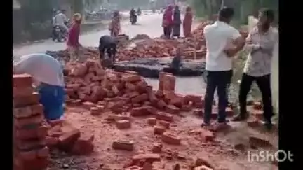 तोशाम: भिवानी में हाईवे के बीच ज़मीन पर कब्ज़ा, कोर्ट केस जीतने के बाद बनाया घर