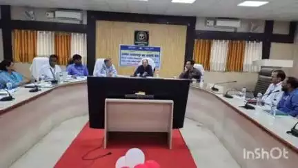 बलरामपुर: कलेक्ट्रेट सभागार में जिलाधिकारी की अध्यक्षता में जिला बैंकर्स समिति की बैठक संपन्न हुई