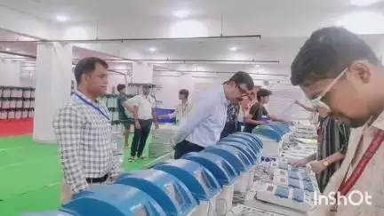 जमुई: ईवीएम और वीवीपैट की प्रथम स्तरीय जांच (FLC) का जिला निर्वाचन पदाधिकारी सह जिलाधिकारी ने किया निरीक्षण