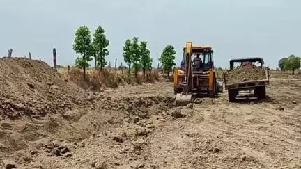 सिलवानी: चिंगवाड़ा में मनरेगा घोटाला: जेसीबी से मज़दूरी, सिस्टम पर सवाल, विधायक ने जांच की बात कही