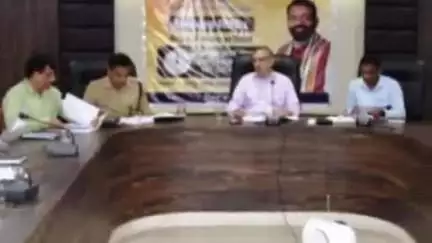 भिवानी: भिवानी उपायुक्त महाबीर ने एससी/एसटी एक्ट के बारे में लोगों को जागरूक करने के लिए अधिकारियों को निर्देश दिए