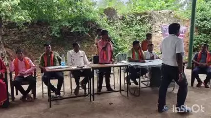लोहंडीगुडा: धरती आबा जनजातीय ग्राम उत्कर्ष अभियान के तहत ग्राम अलनार में संतृप्ति शिविर का आयोजन, समस्याओं का किया गया निराकरण