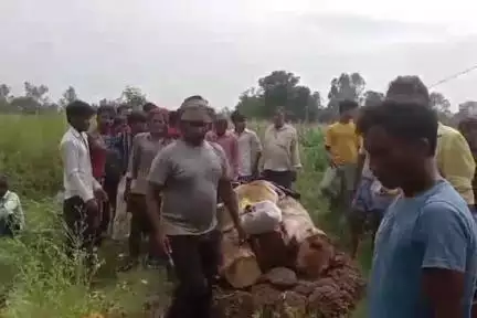 सहावर: नम आंखों से किया गया नगला लोचन के जीतू का अंतिम संस्कार, नहर में डूबकर हुई थी मौत