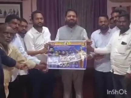 ಹುಮ್ನಾಬಾದ್: ಪಟ್ಟಣದಲ್ಲಿ ಅಂಬೇಡ್ಕರ್ ಮೂರ್ತಿ ಅನಾವರಣ ಕಾರ್ಯಕ್ರಮದ ಪೋಸ್ಟರ್ ಬಿಡುಗಡೆಗೊಳಿಸಿದ ಮಾಜಿ ಸಚಿವ ರಾಜಶೇಖರ್ ಪಾಟೀಲ್