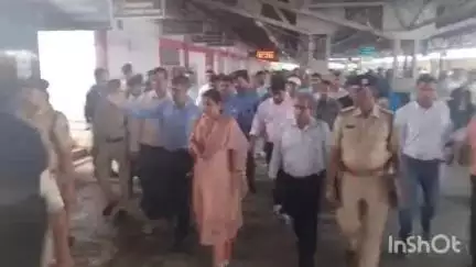 गुना नगर: अमृत भारत स्टेशन योजना के तहत गुना रेलवे स्टेशन पर चल रहे निर्माण कार्यों का रेल महाप्रबंधक ने किया निरीक्षण