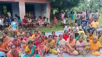 कुंडहित: बेनियाडांगाल आंगनबाड़ी केंद्र में सेविका बहाली को लेकर आमसभा का आयोजन किया गया, सरस्वती मुर्मू का हुआ चयन