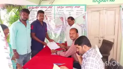 మానకొండూరు: ఎలాంటి భూ సమస్యలు ఉన్నా రైతులు భూ భారతి సదస్సులో దరఖాస్తులు అందించాలి: తహసీల్దార్ విజయ్ కుమార్