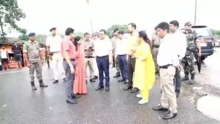 चास: बारिश के बीच जल जमाव को लेकर उपायुक्त ने बी एस सिटी क्षेत्र सहित कई जगहों का निरीक्षण किया